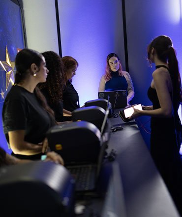 Foto extra de Tecnologia e Elegância no Top Employers 2026: Check-in VIP com Impressão de Mesas